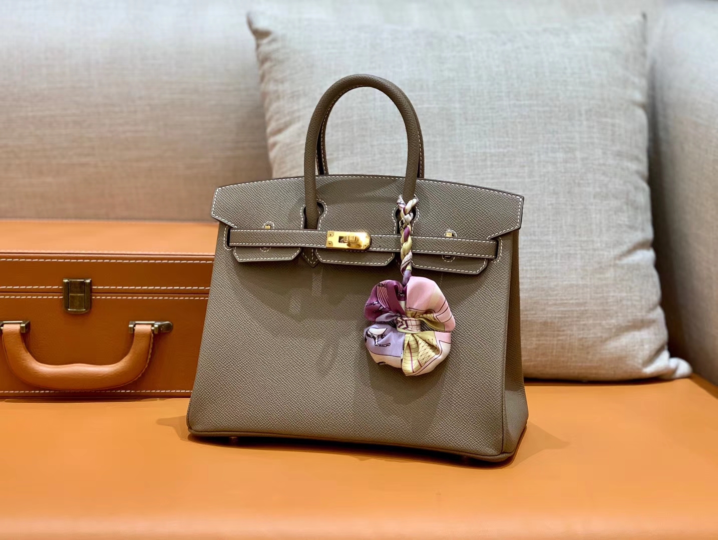 Hermès（爱马仕）Birkin 铂金包 大象灰 掌纹牛皮 金扣 30cm 高订版本