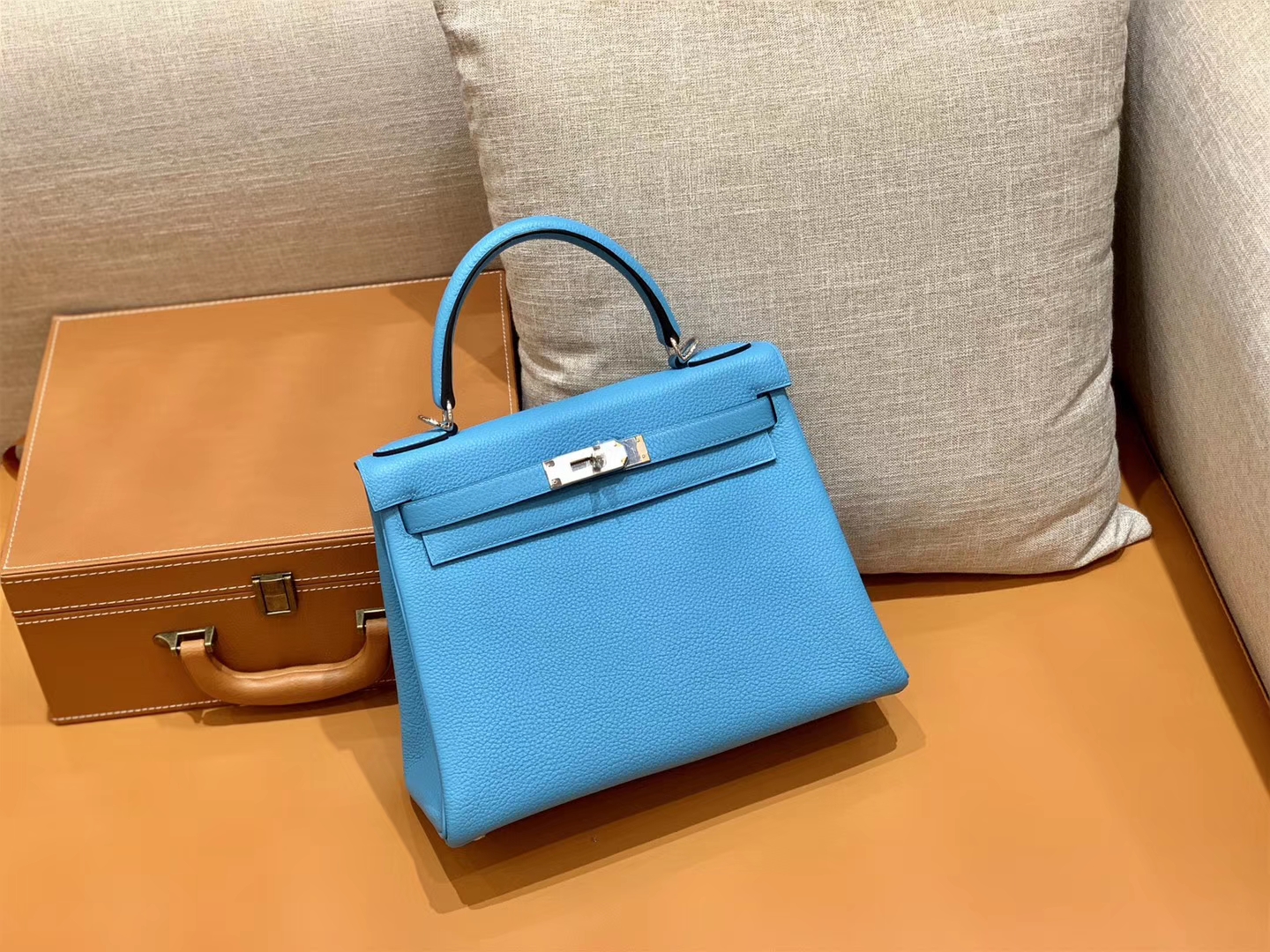 Hermès（爱马仕）Kelly 凯莉包 北方蓝 小牛皮 银扣 28cm