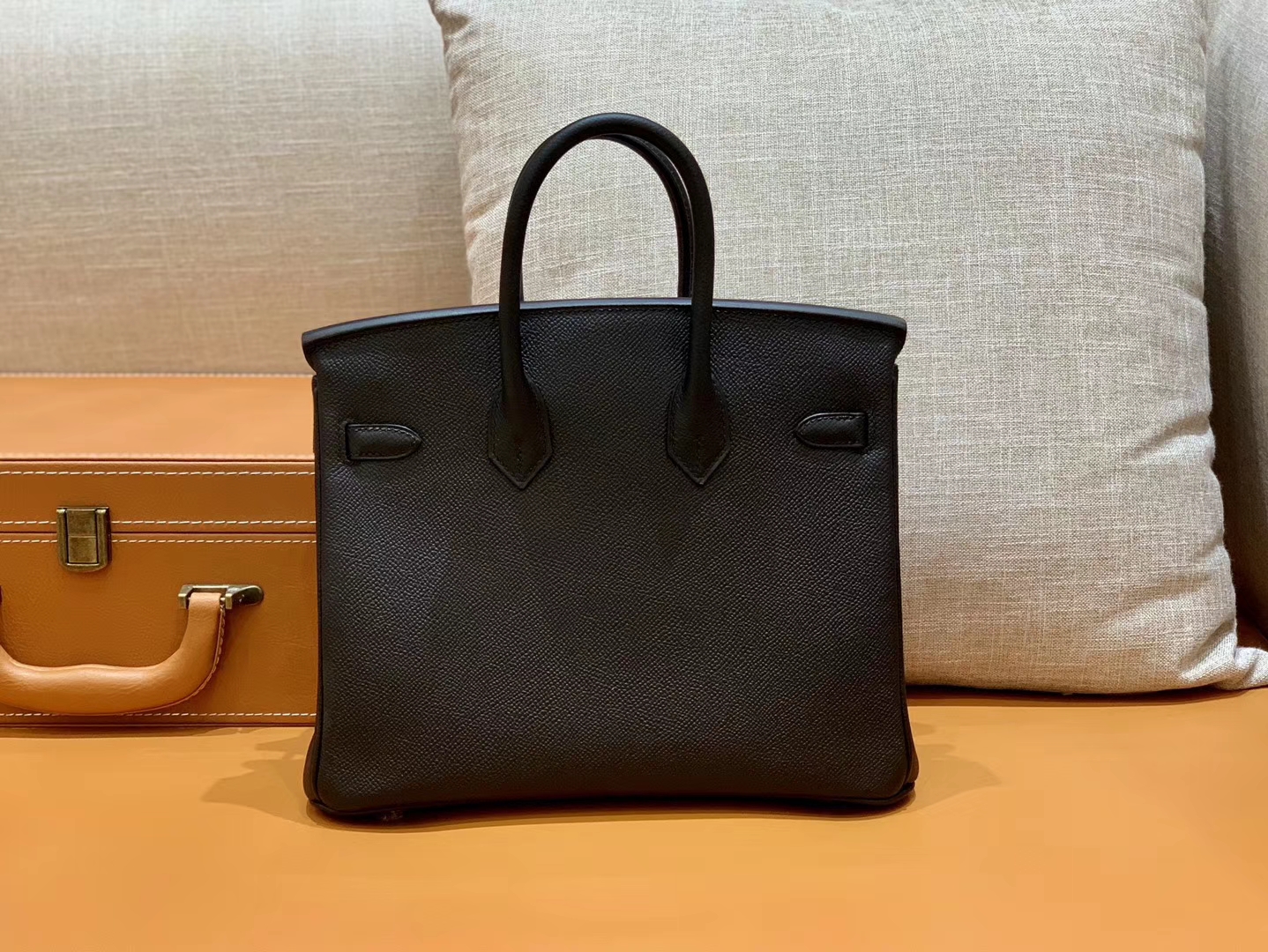 Hermès（爱马仕）Birkin 铂金包 黑色 掌纹牛皮 金扣 30cm 高订版本