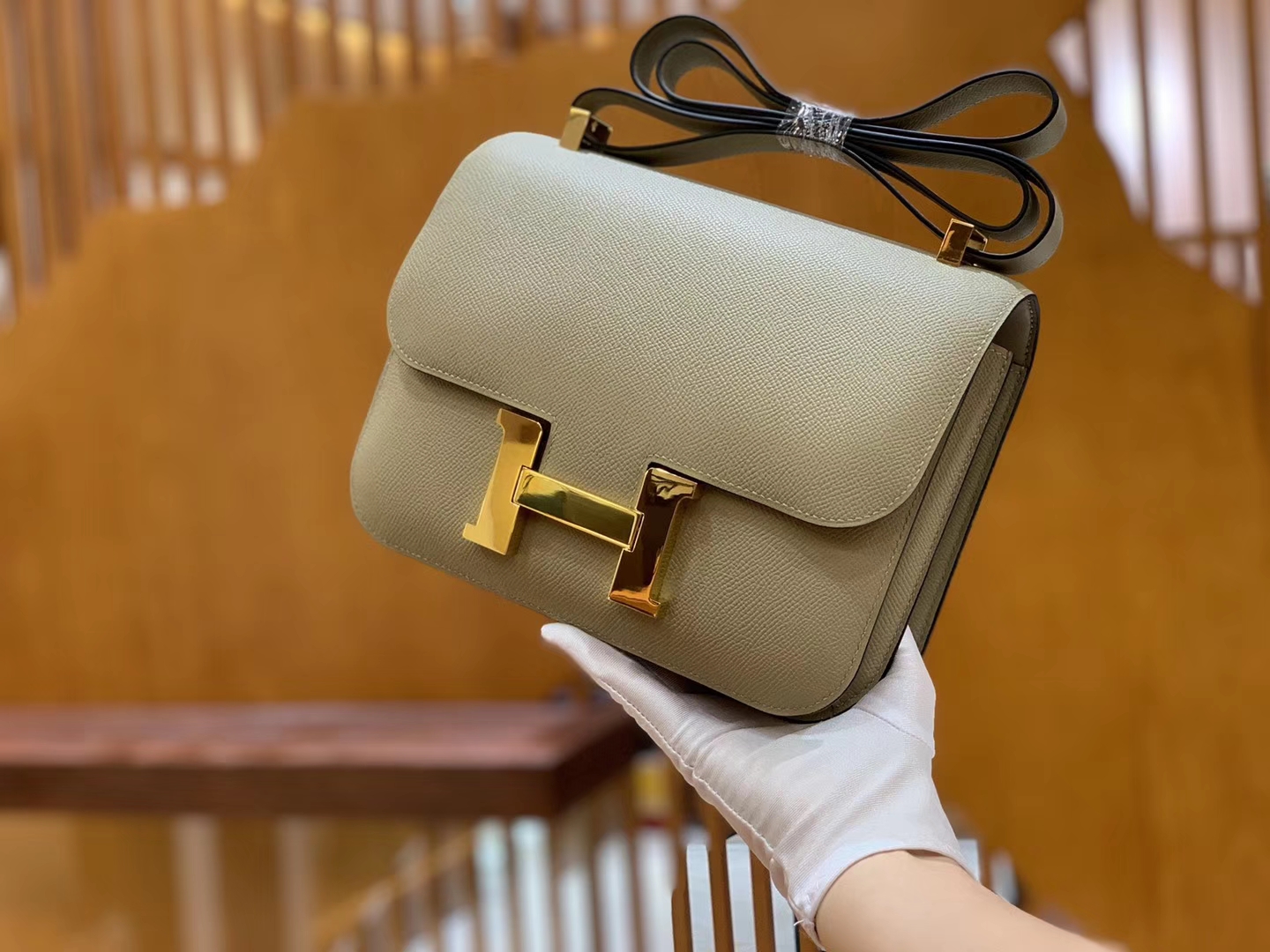 Hermès（爱马仕）Constance 空姐包 风衣灰 掌纹牛皮 全手工缝制 银扣 24cm 现货