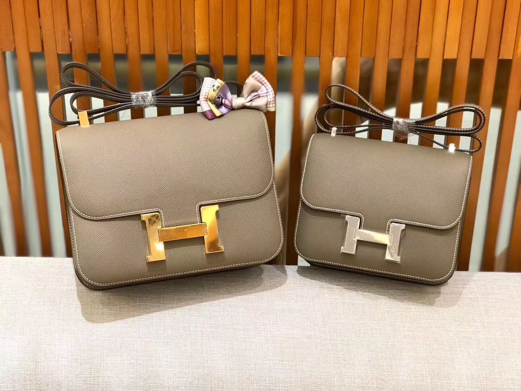 Hermès（爱马仕）Constance 空姐包 巴黎灰 掌纹牛皮 全手工缝制 金扣 18cm 现货