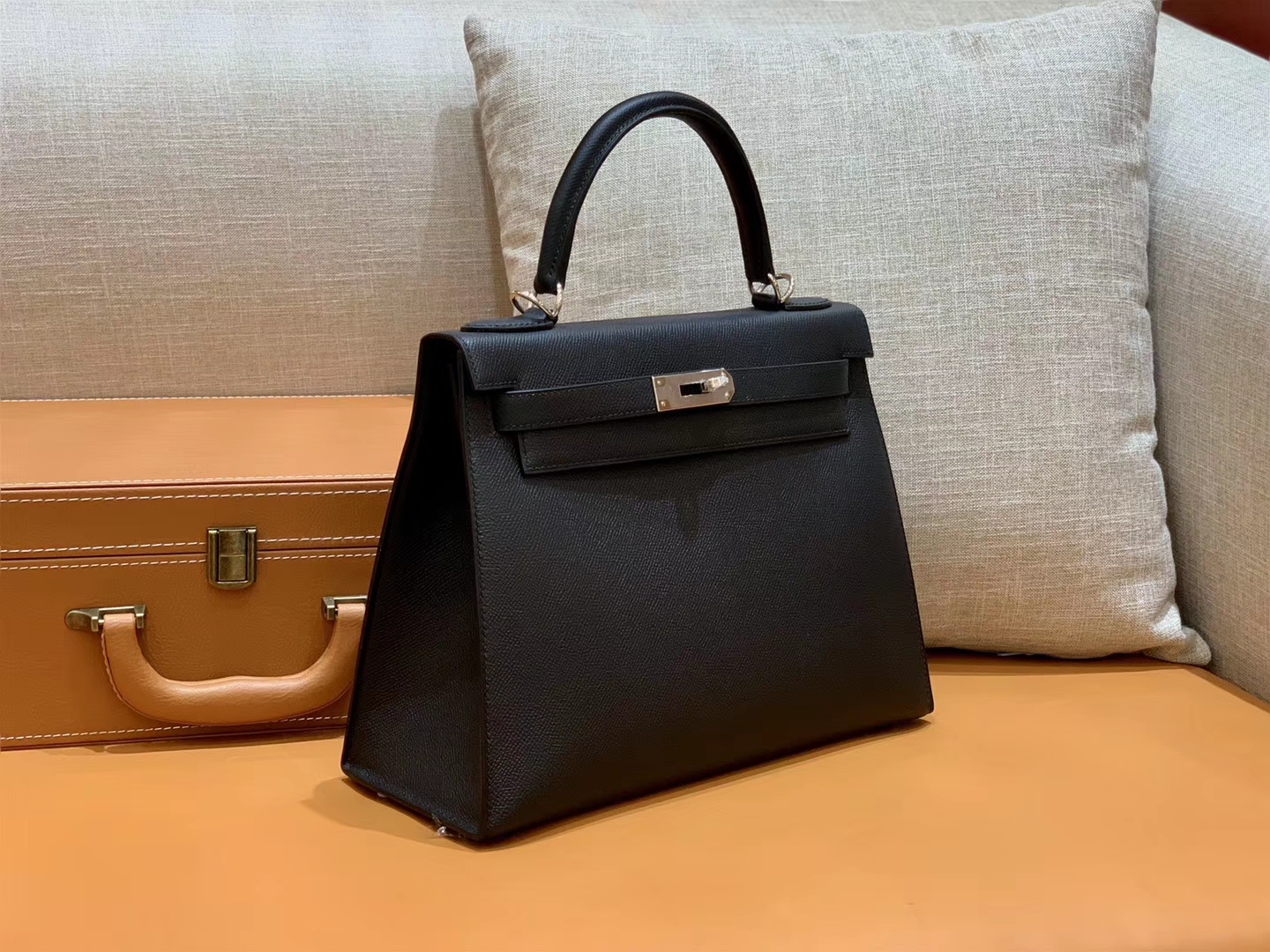 Hermès（爱马仕）Kelly 凯莉包 经典黑银 28cm 现货供应 全手工缝制