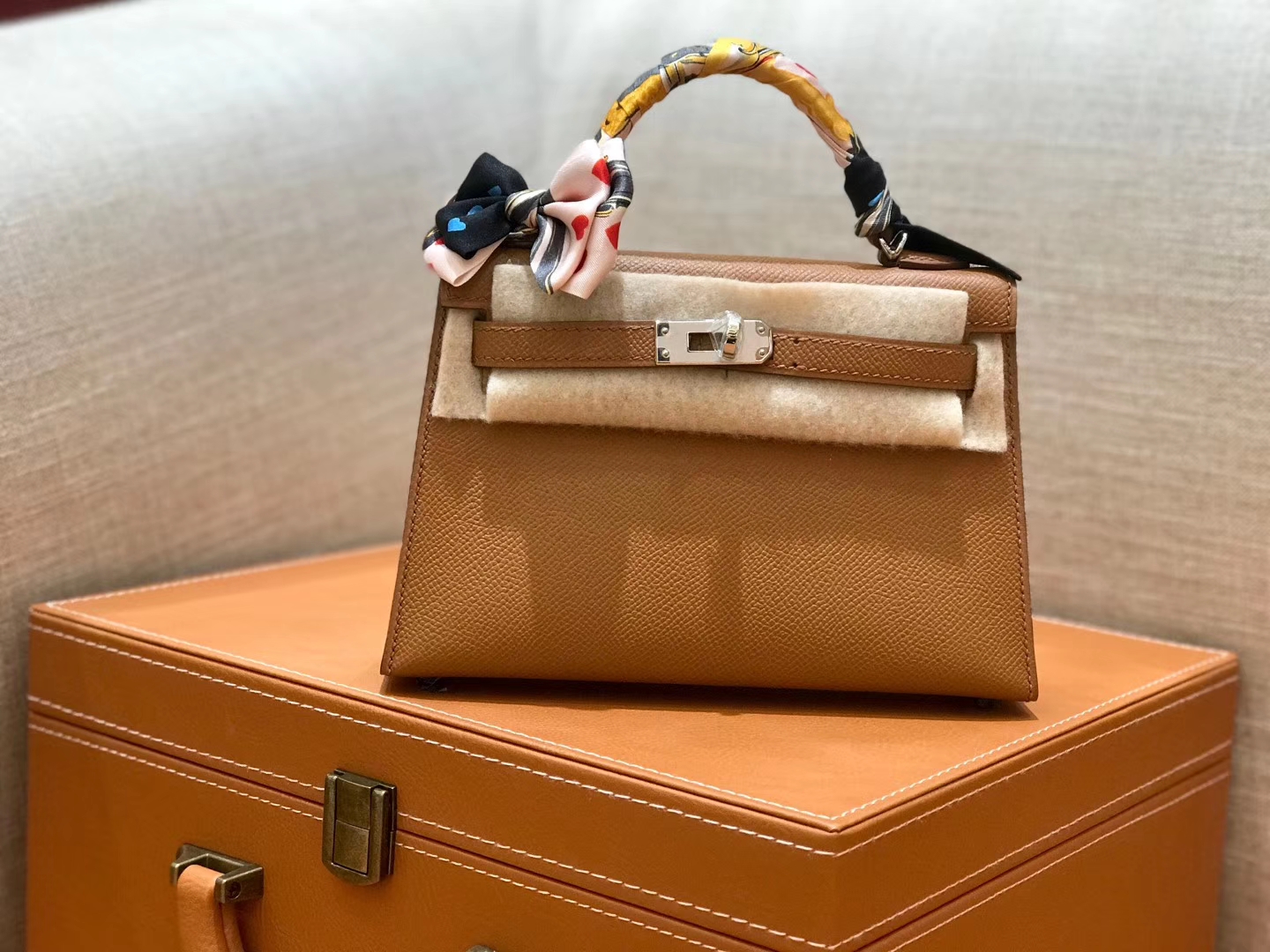 Hermès（爱马仕）Mini kelly 迷你凯莉 太妃金 掌纹小牛皮 全手工缝制 臻品级别 银扣 19cm 现货