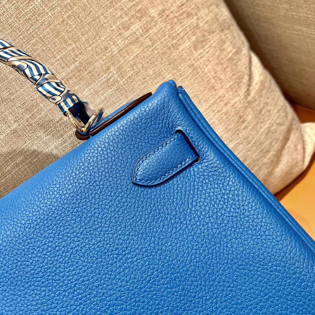 Hermès（爱马仕）Kelly 凯莉包 坦桑尼亚蓝 小牛皮 金扣 28cm