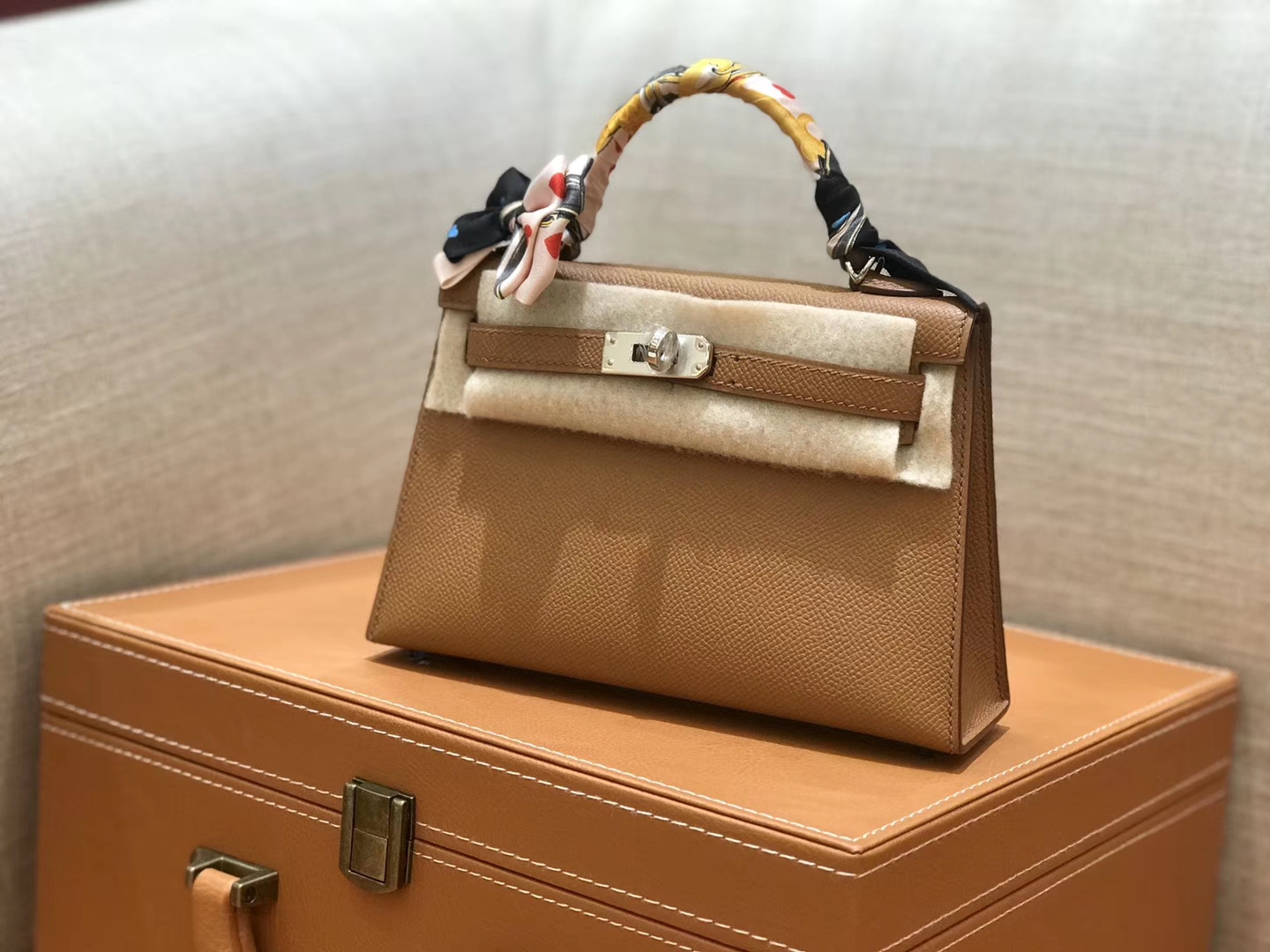 Hermès（爱马仕）Mini kelly 迷你凯莉 太妃金 掌纹小牛皮 全手工缝制 臻品级别 银扣 19cm 现货