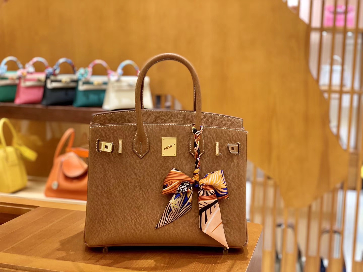 Hermès（爱马仕）Birkin 铂金包 金棕色 掌纹牛皮 金扣 30cm 高订版本