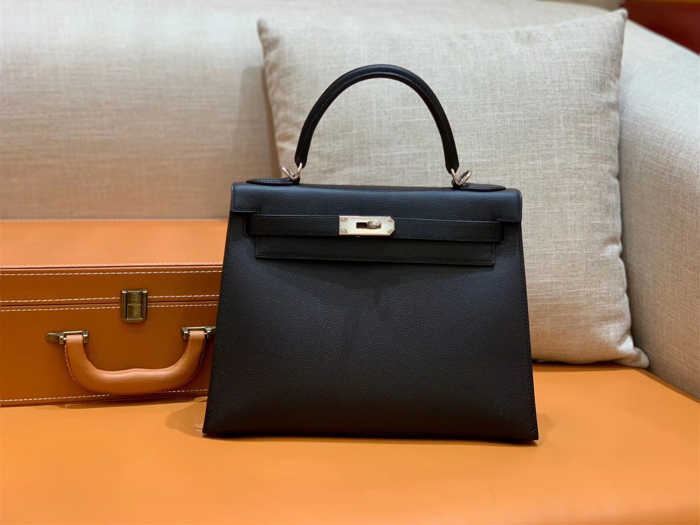 Hermès（爱马仕）Kelly 凯莉包 经典黑银 28cm 现货供应 全手工缝制