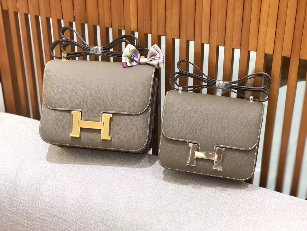 Hermès（爱马仕）Constance 空姐包 巴黎灰 掌纹牛皮 全手工缝制 金扣 18cm 现货