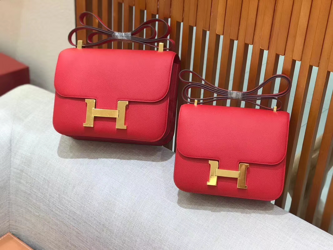 Hermès（爱马仕）Constance 空姐包 中国红 掌纹牛皮 全手工缝制 金扣 18cm 现货