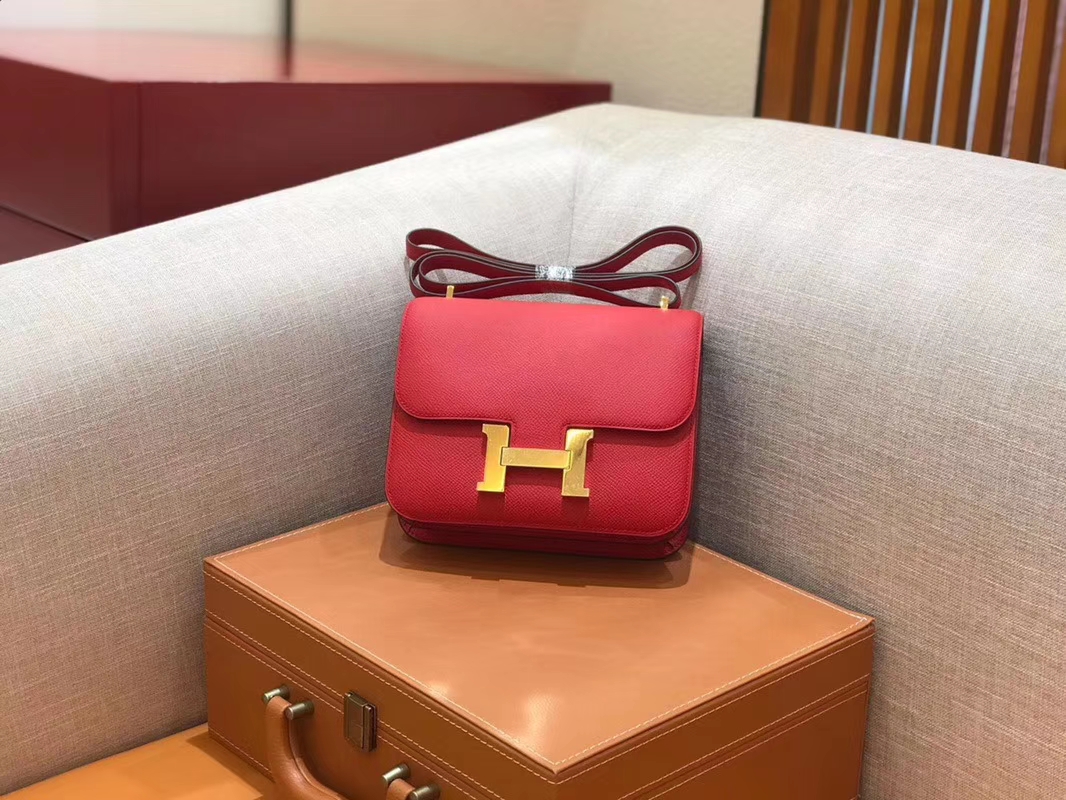 Hermès（爱马仕）Constance 空姐包 中国红 掌纹牛皮 全手工缝制 金扣 18cm 现货