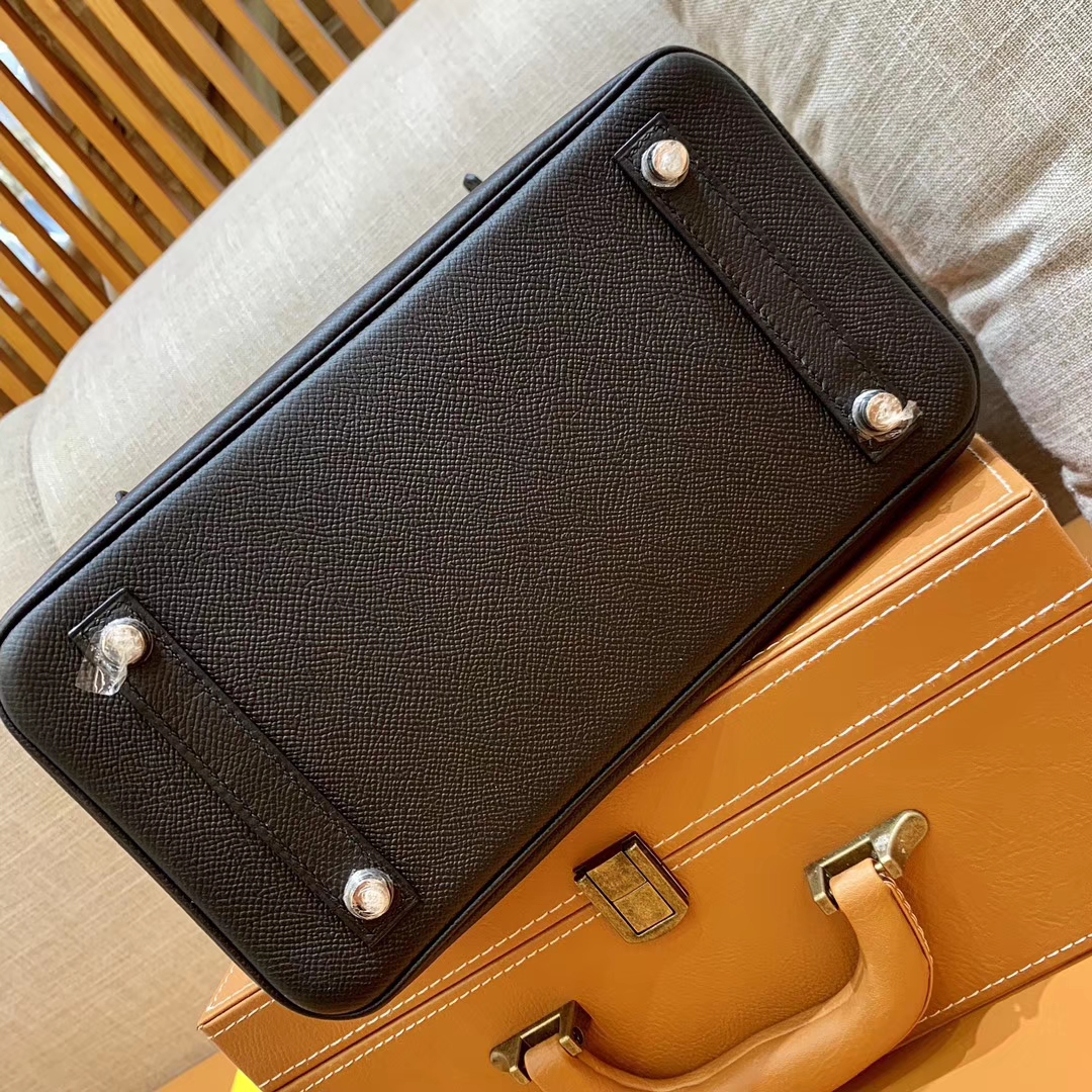 Hermès（爱马仕）Birkin 铂金包 黑色 掌纹牛皮 金扣 30cm 高订版本