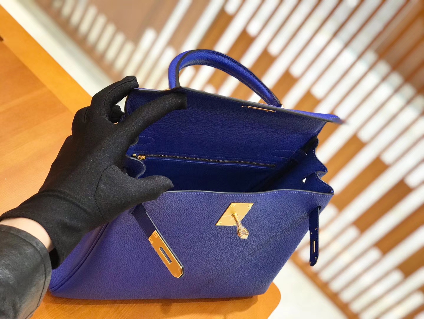 Hermès（爱马仕）Kelly 28cm togo 牛皮 电光蓝 金扣 全手工缝制 现货