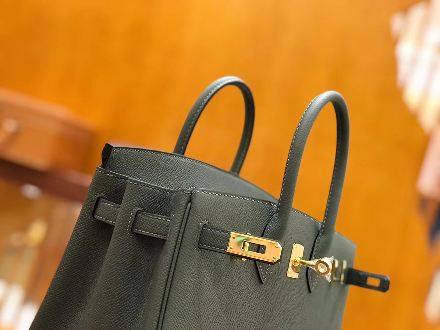 Hermès（爱马仕）Birkin 25cm 杏仁绿 金扣 掌纹牛皮 全手工缝制