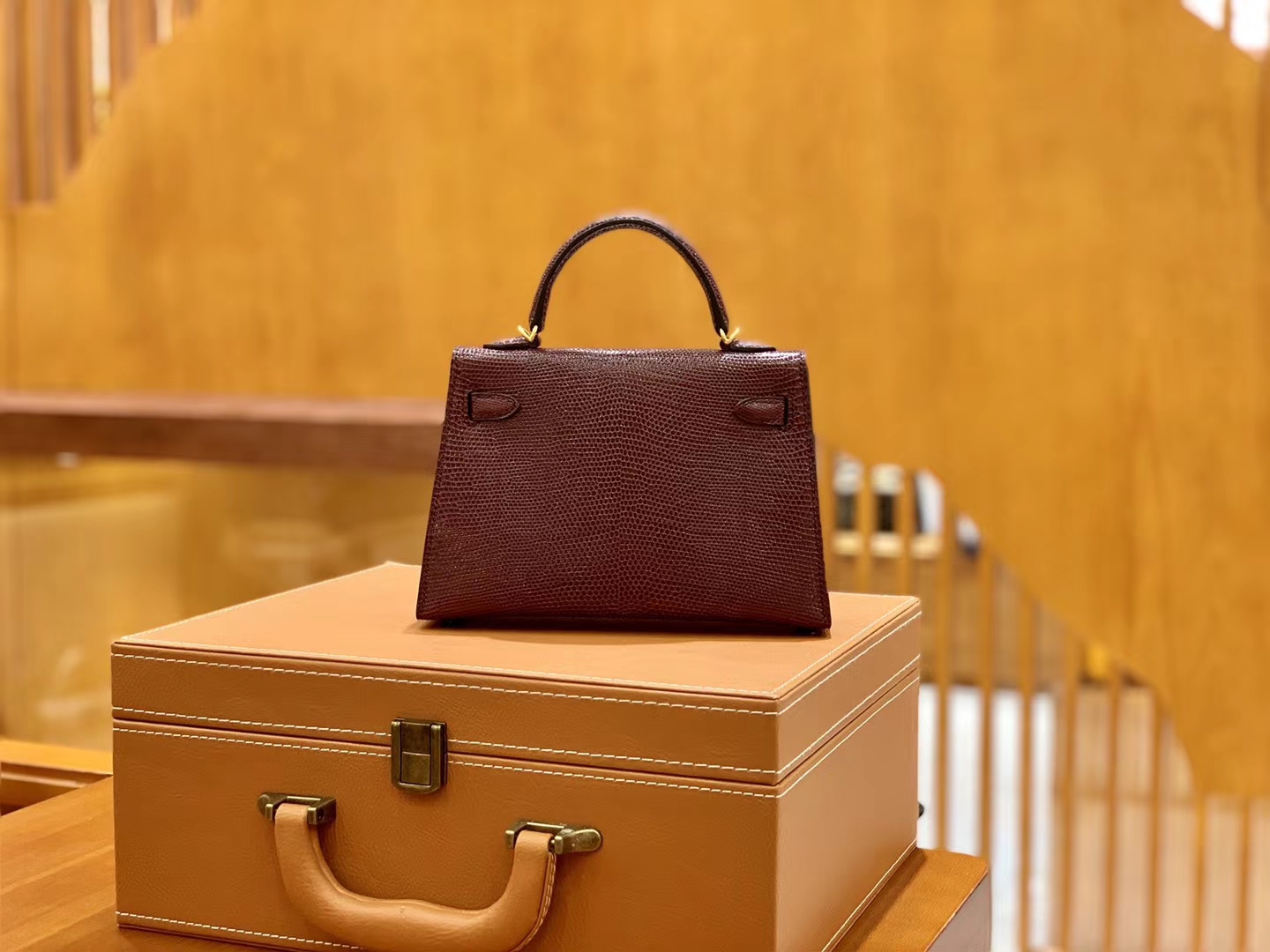Hermès（爱马仕）迷你2代 19cm 波尔多酒红 金扣 南非野生蜥蜴皮 全手工缝制