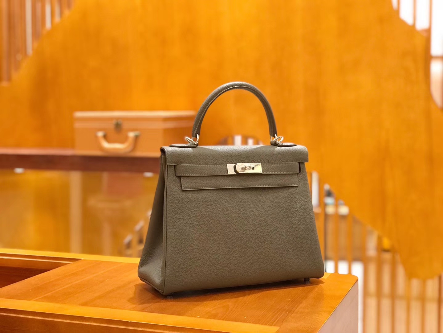 Hermès（爱马仕）Kelly 28cm togo 牛皮 锡器灰 银扣 全手工缝制 现货