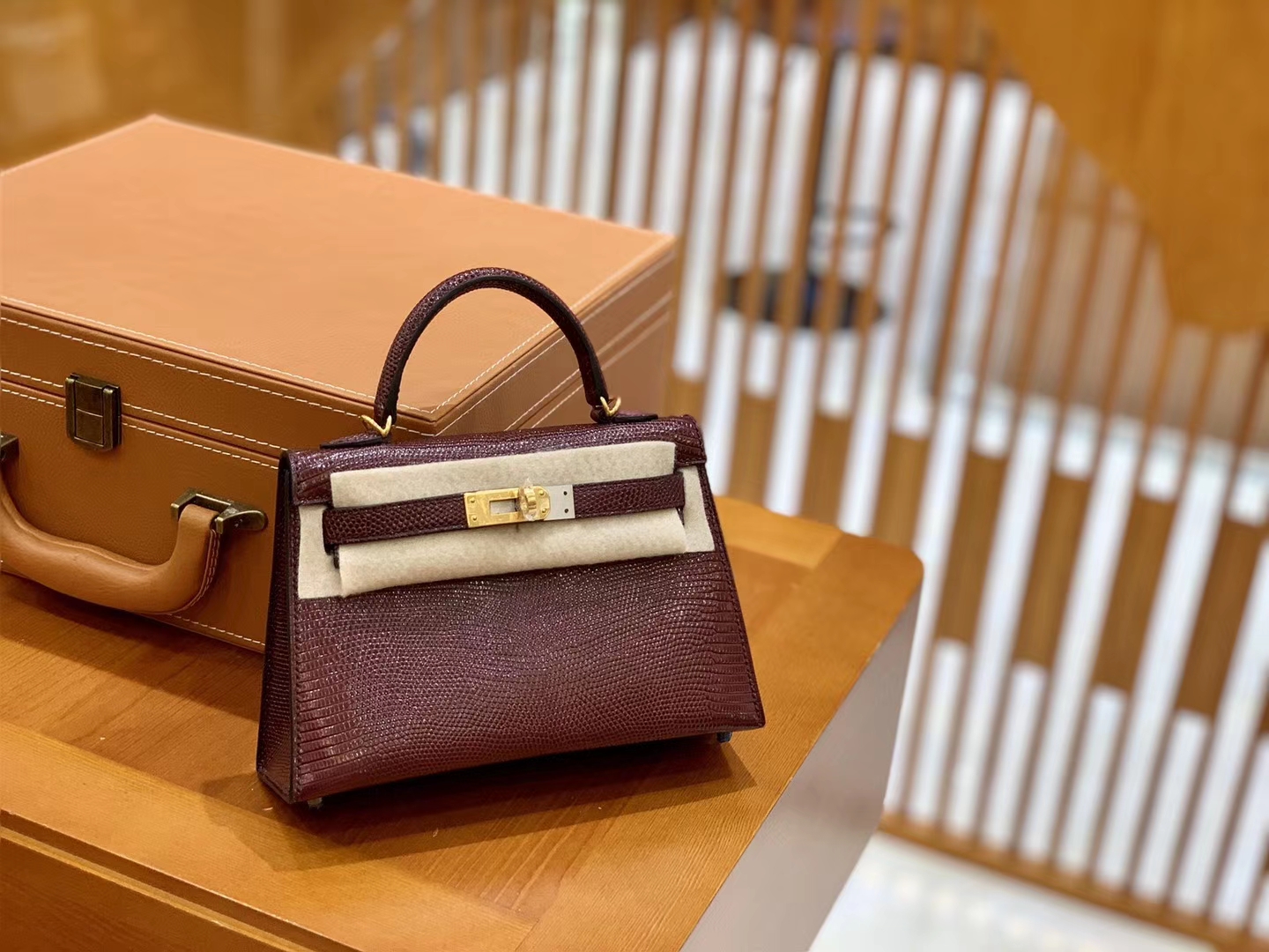 Hermès（爱马仕）迷你2代 19cm 波尔多酒红 金扣 南非野生蜥蜴皮 全手工缝制