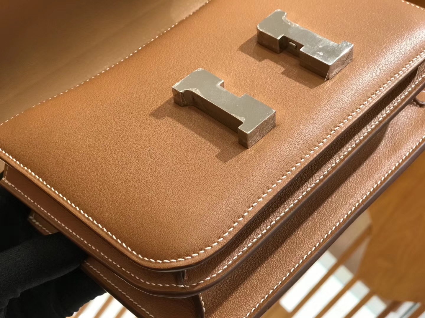 Hermès（爱马仕）Constance 18cm evercolor 牛皮 金棕色 银扣 全手工缝制