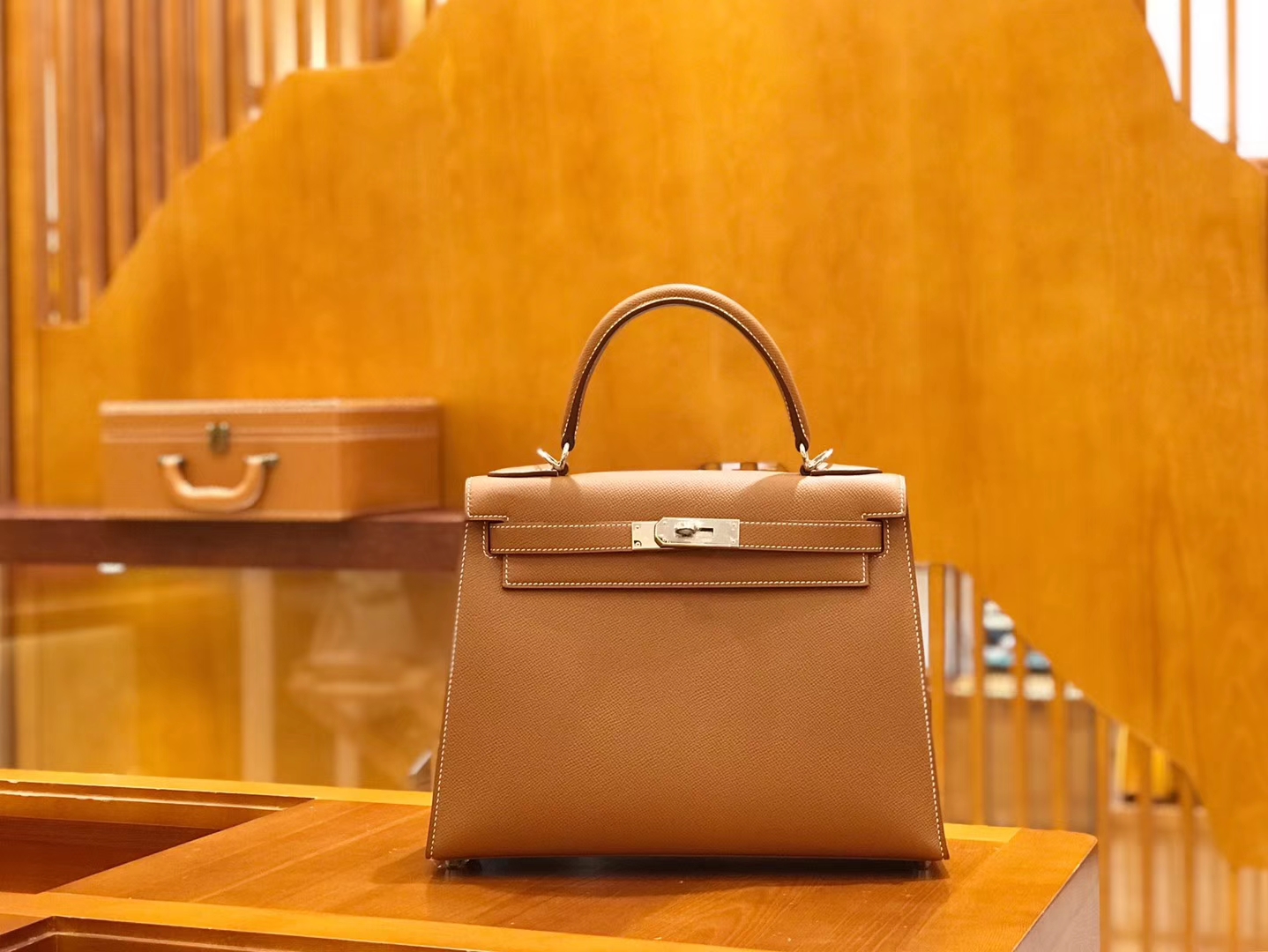 Hermès（爱马仕）Kelly 28cm 金棕色 银扣 掌纹牛皮 全手工缝制 现货