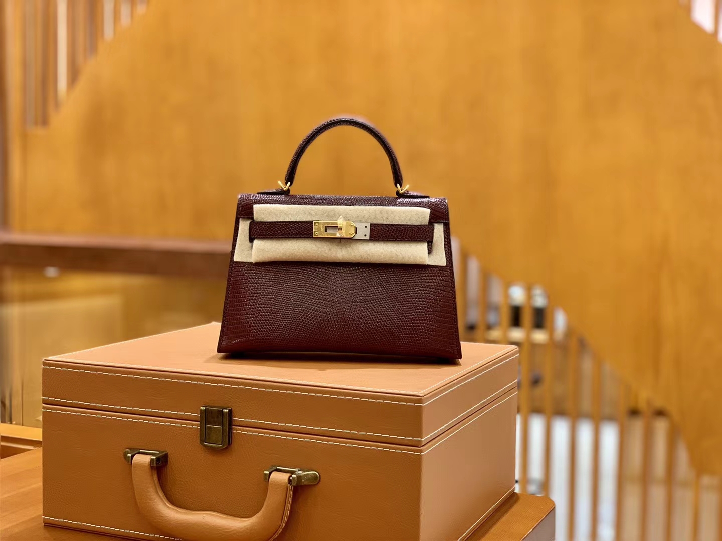 Hermès（爱马仕）迷你2代 19cm 波尔多酒红 金扣 南非野生蜥蜴皮 全手工缝制
