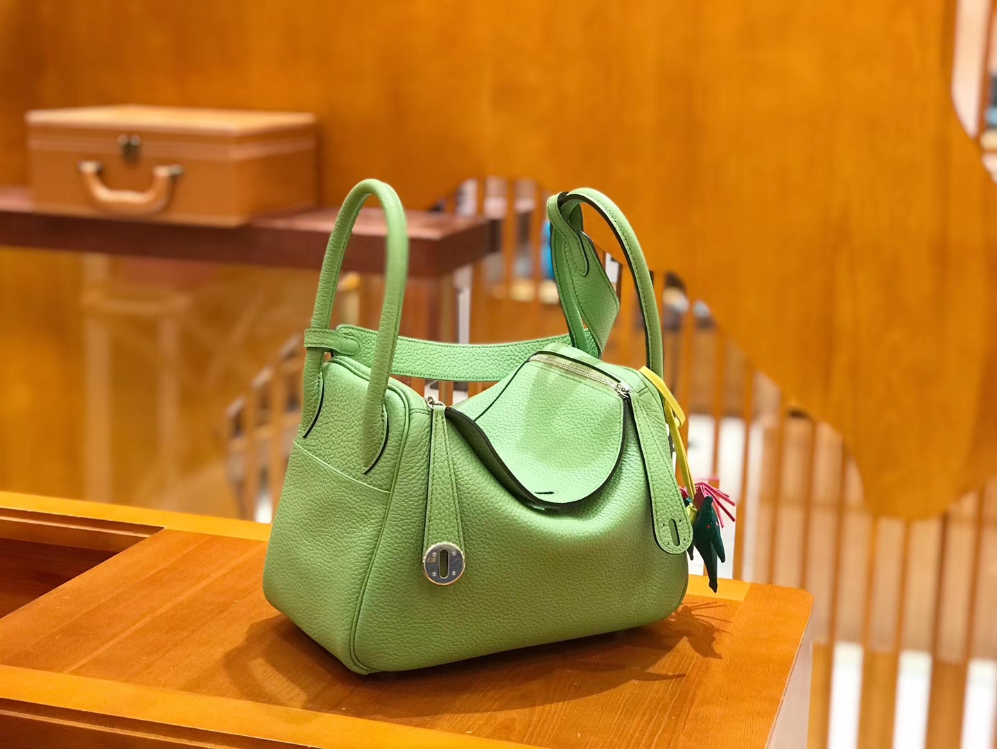 Hermès（爱马仕）Lindy 26cm togo 牛油果绿 全手工缝制 现货