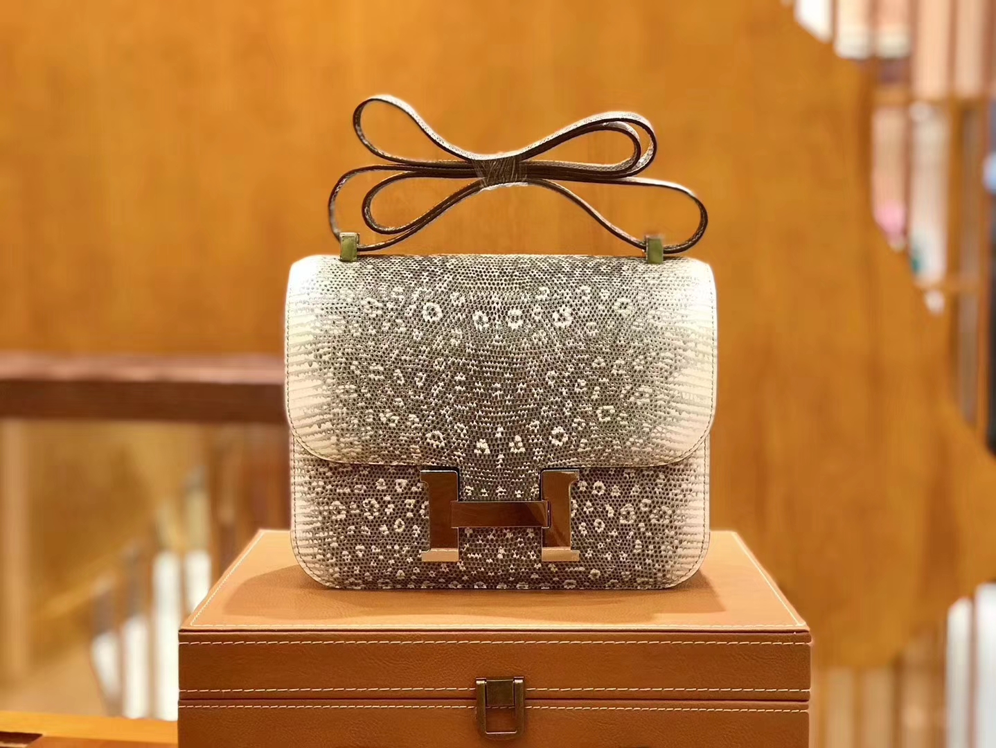 Hermès（爱马仕）Constance 24cm 原色 蜥蜴雪花 南非蜥蜴皮全手工缝制