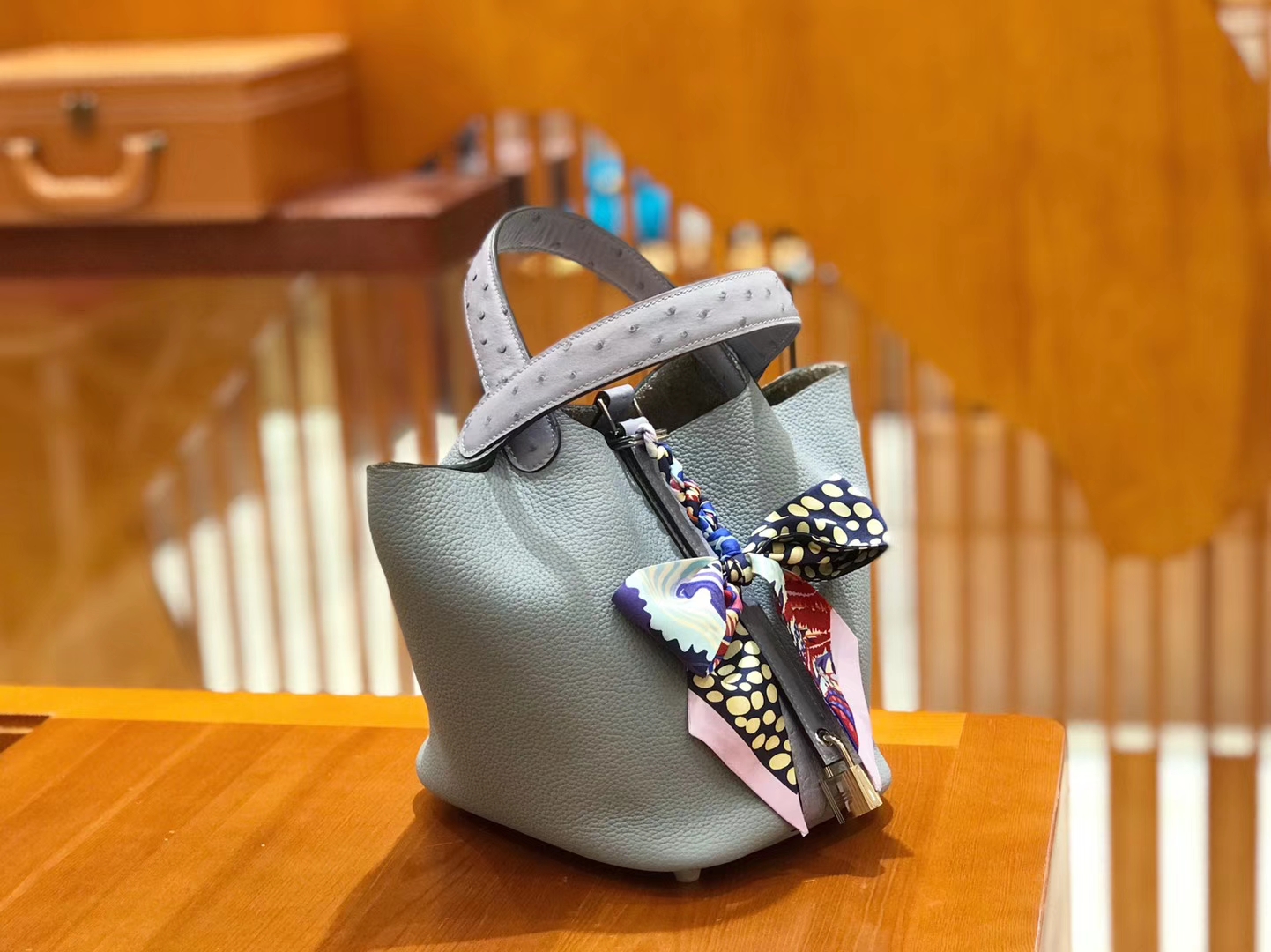 Hermès（爱马仕）Piction 18cm 鸵鸟拼牛皮 冰川蓝 全手工缝制