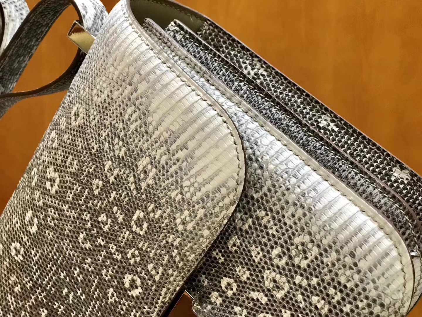 Hermès（爱马仕）Constance 24cm 原色 蜥蜴雪花 南非蜥蜴皮全手工缝制