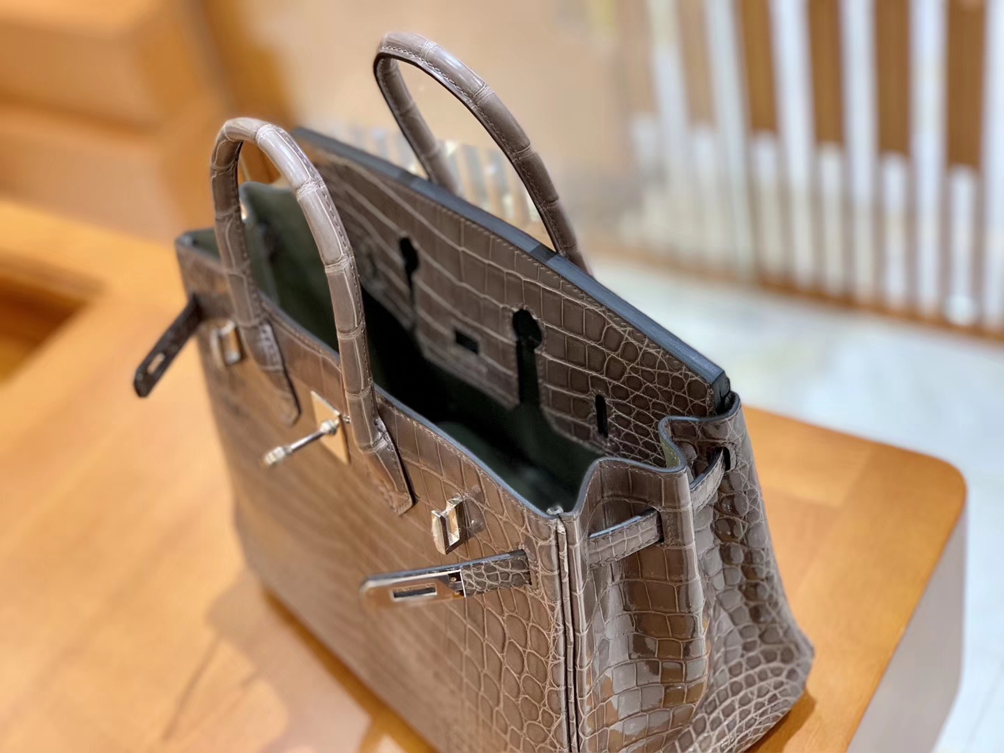 Hermès（爱马仕）Birkin 25cm 尼罗鳄鱼皮 斑鸠灰 银扣 全手工缝制