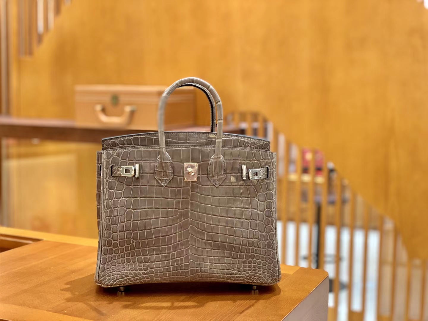 Hermès（爱马仕）Birkin 25cm 尼罗鳄鱼皮 斑鸠灰 银扣 全手工缝制