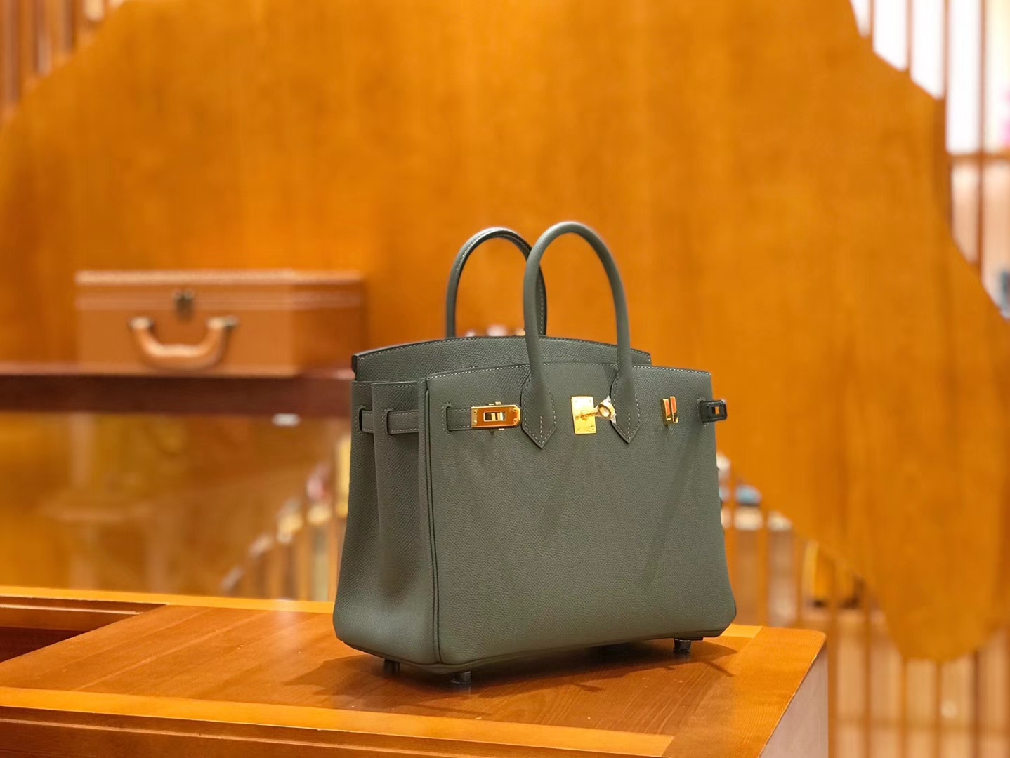 Hermès（爱马仕）Birkin 25cm 杏仁绿 金扣 掌纹牛皮 全手工缝制