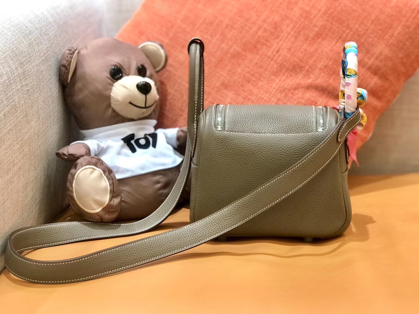 Hermès（爱马仕）Lindy 18cm 大象灰 银扣 小牛皮 全手工缝制
