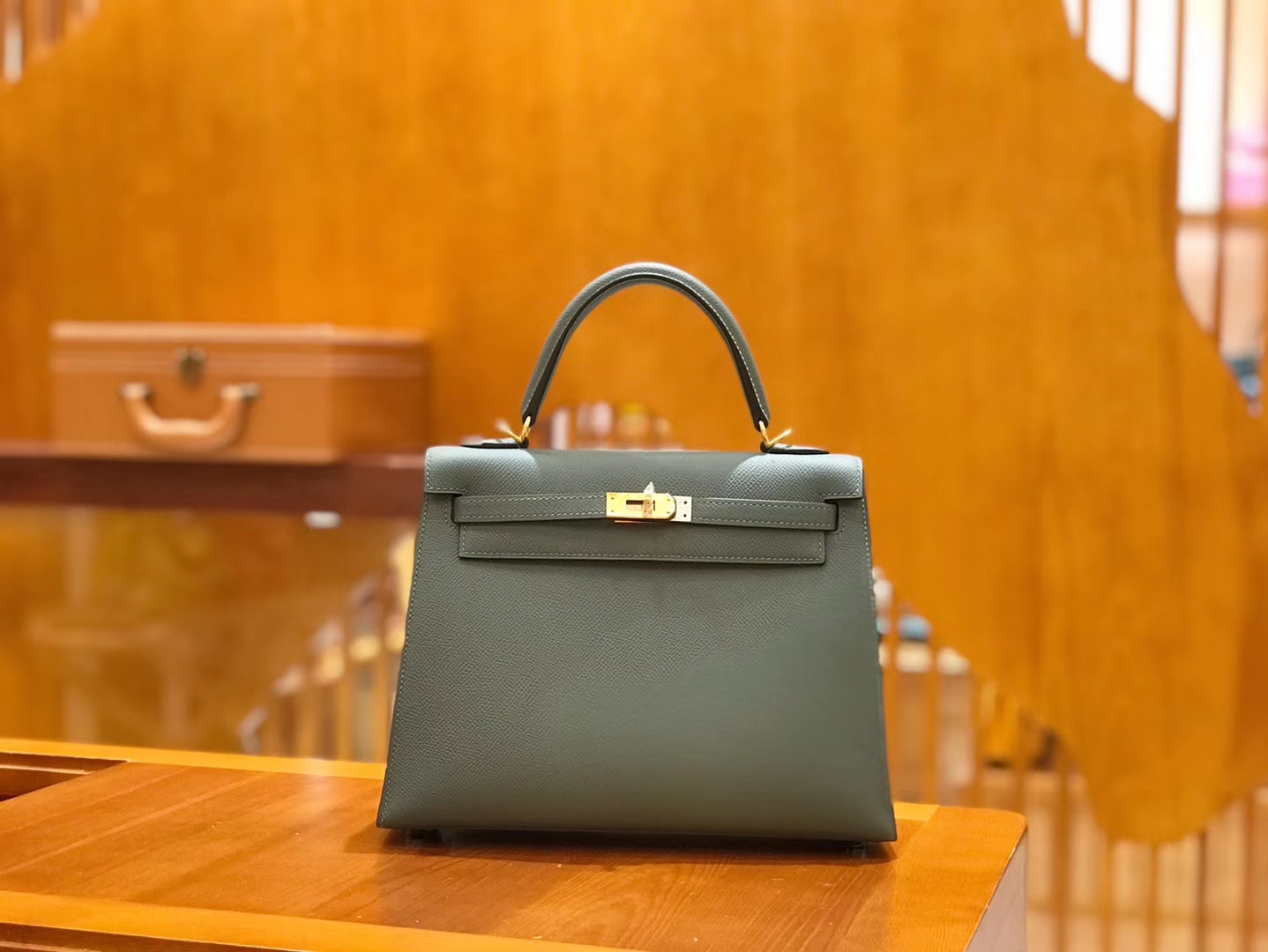 Hermès（爱马仕）Kelly 25cm 杏仁绿 金扣 掌纹牛皮 全手工缝制