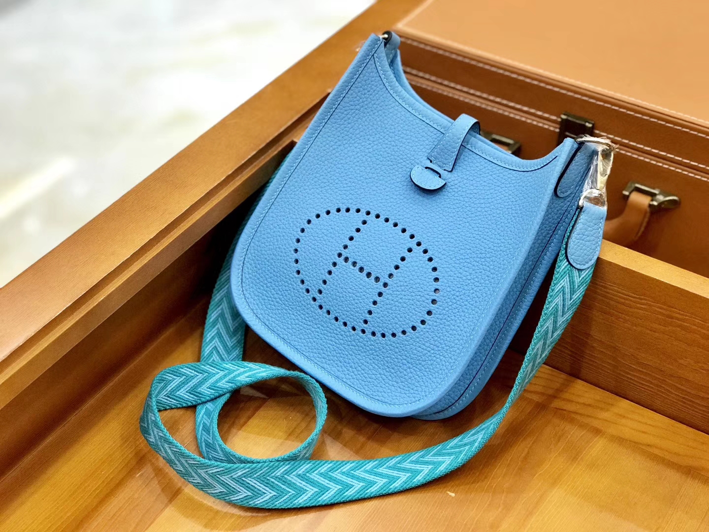 Hermès（爱马仕）Evelyne 伊芙琳 16cm 北方蓝 全手工缝制