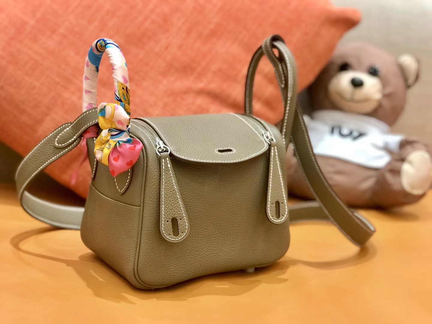 Hermès（爱马仕）Lindy 18cm 大象灰 银扣 小牛皮 全手工缝制