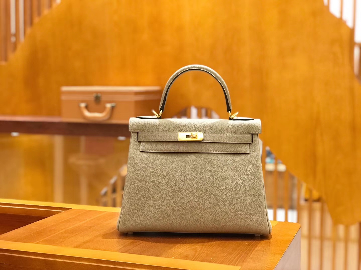 Hermès（爱马仕）Kelly 28cm togo 牛皮 斑鸠灰 金扣 全手工缝制 现货