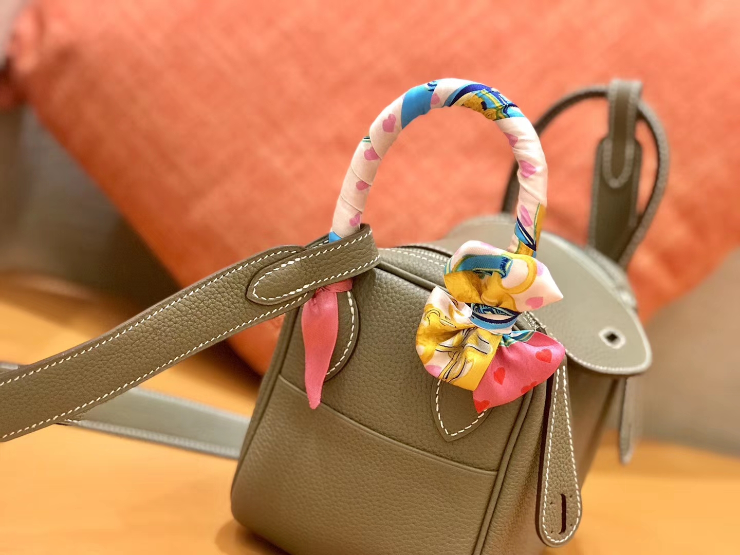 Hermès（爱马仕）Lindy 18cm 大象灰 银扣 小牛皮 全手工缝制