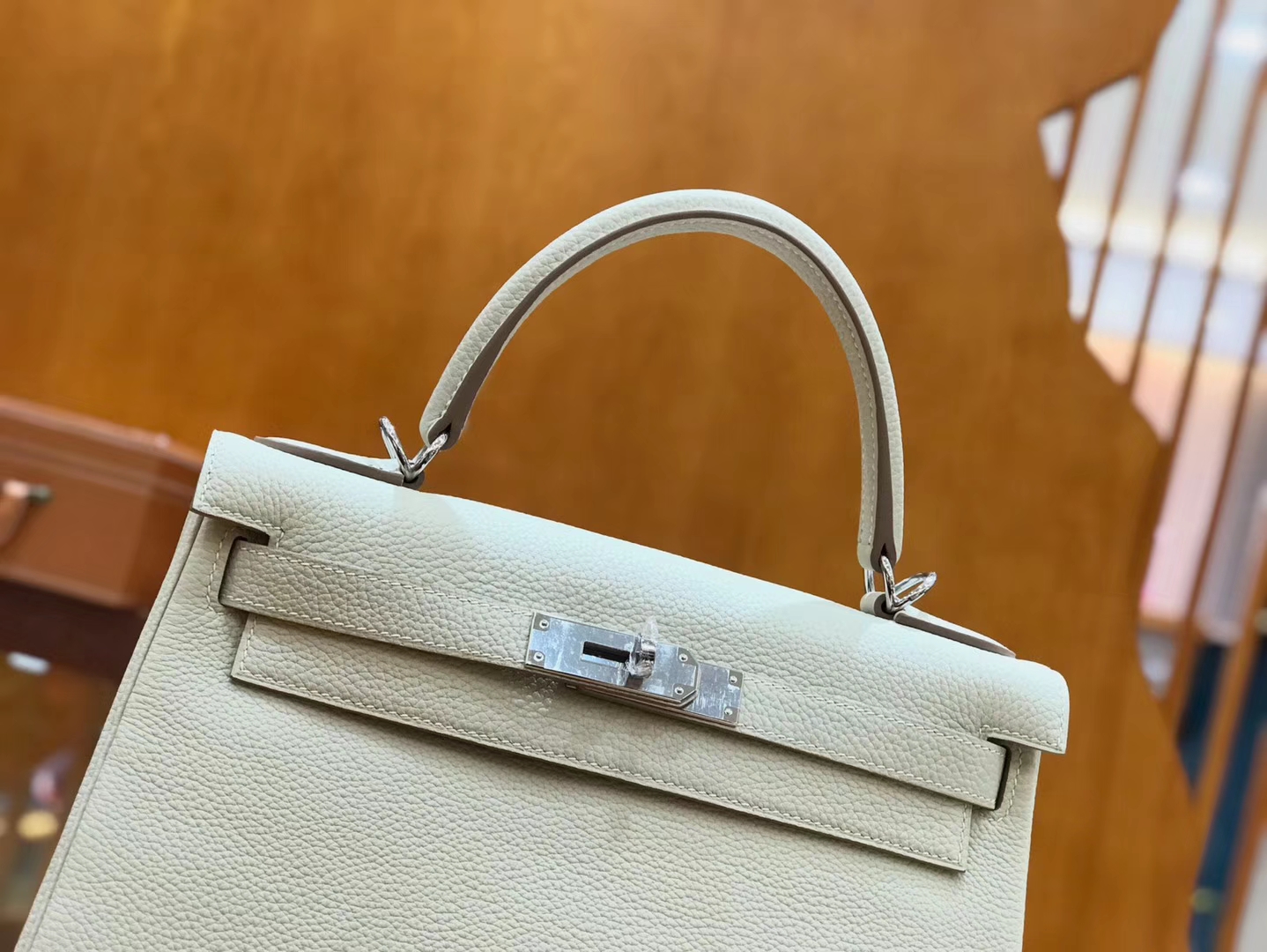 Hermès（爱马仕）Kelly 28cm togo 牛皮 奶昔白 银扣 全手工缝制 现货