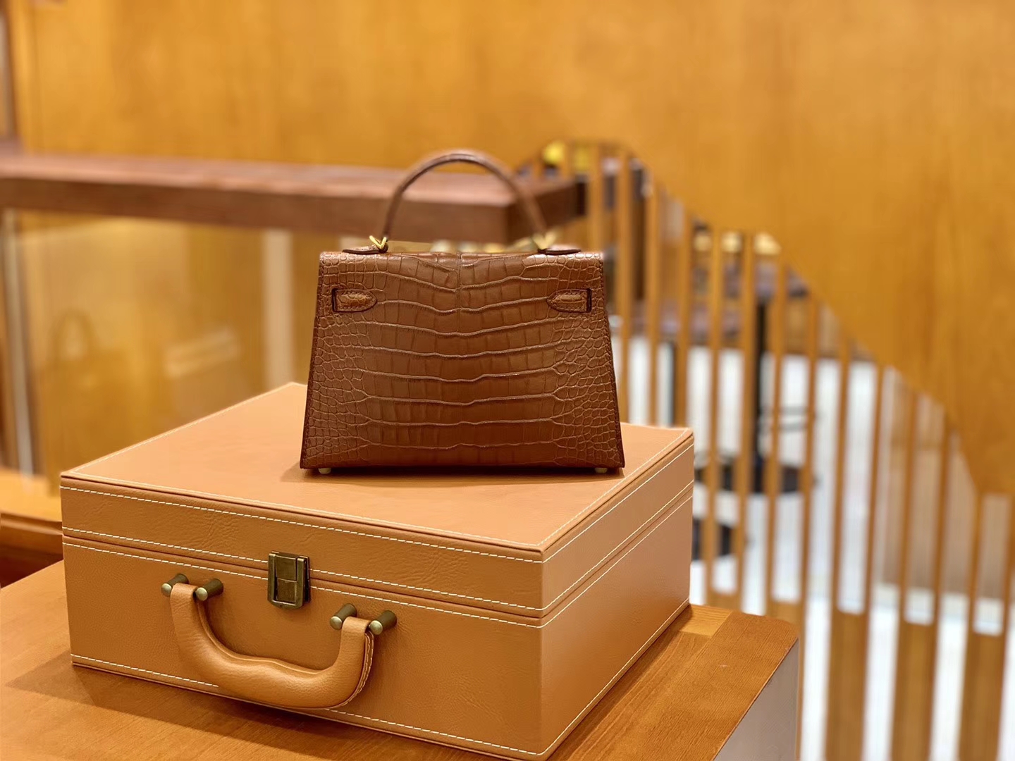 Hermès（爱马仕）迷你2代 19cm 蜜糖棕 金扣 美洲雾面 鳄鱼皮 全手工缝制