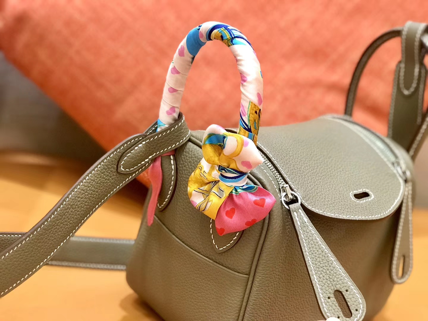 Hermès（爱马仕）Lindy 18cm 大象灰 银扣 小牛皮 全手工缝制