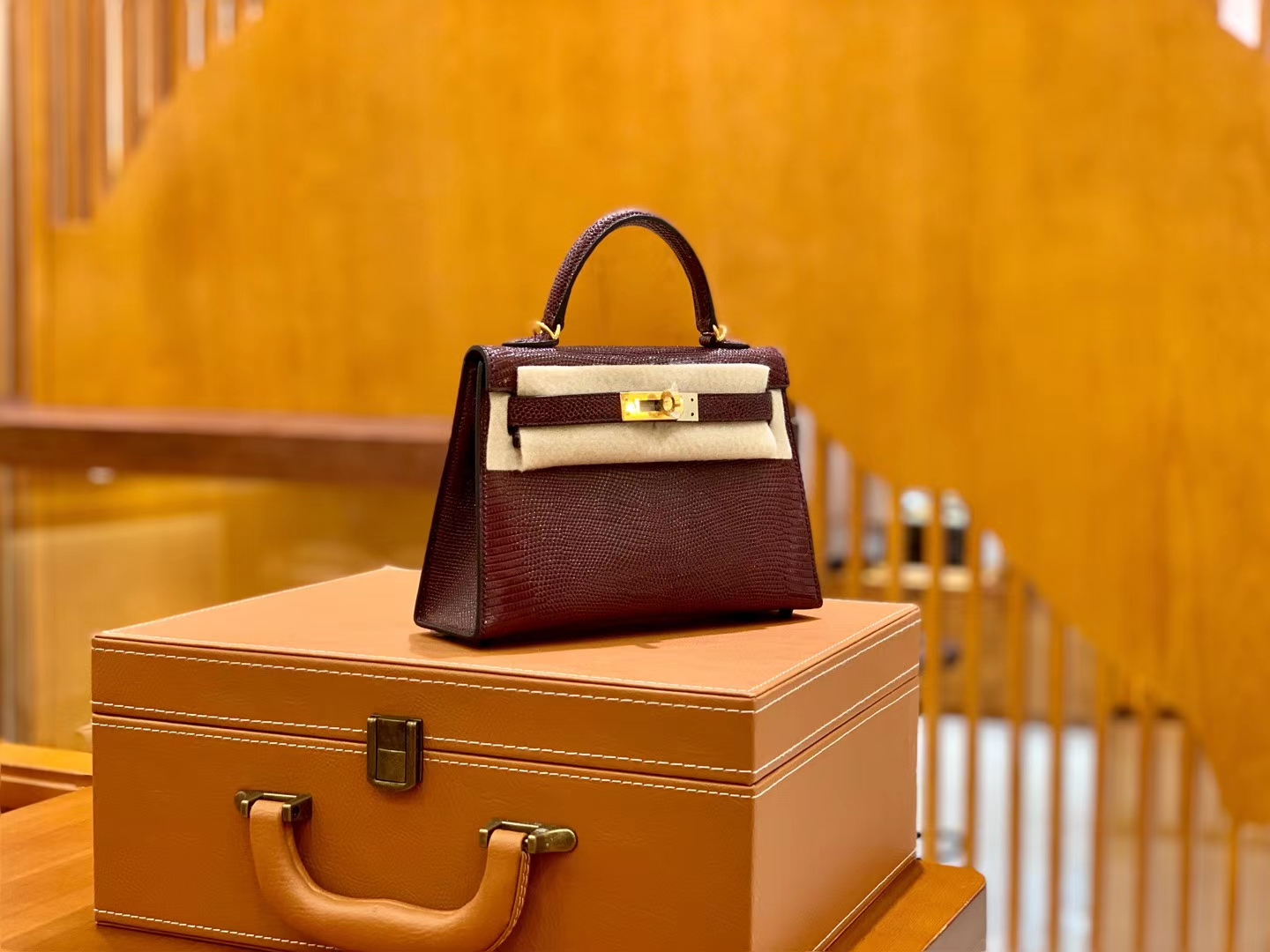 Hermès（爱马仕）迷你2代 19cm 波尔多酒红 金扣 南非野生蜥蜴皮 全手工缝制