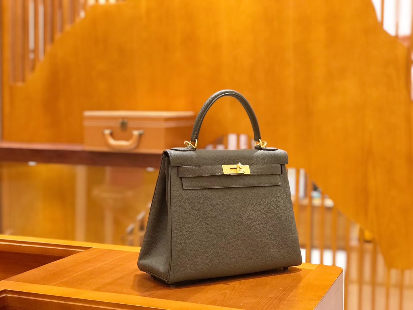 Hermès（爱马仕）Kelly 28cm togo 牛皮 锡器灰 金扣 全手工缝制 现货