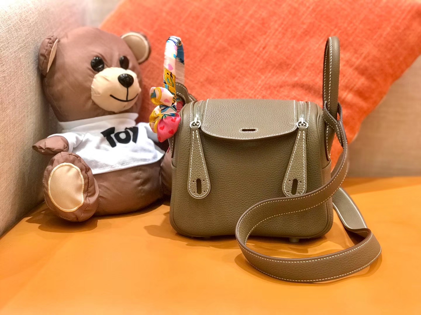 Hermès（爱马仕）Lindy 18cm 大象灰 银扣 小牛皮 全手工缝制