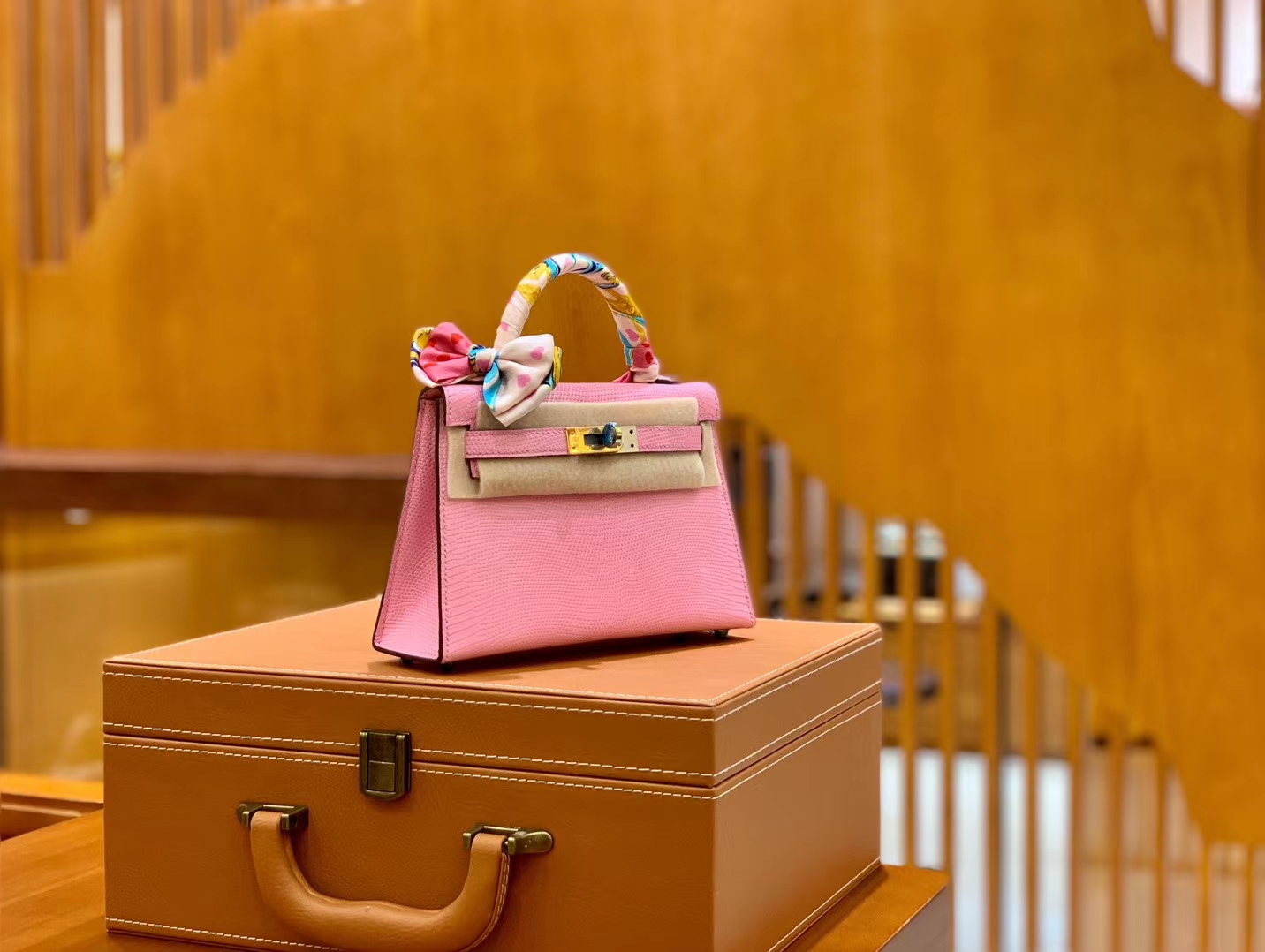 Hermès（爱马仕）迷你2代 19cm 樱花粉 金扣 南非野生蜥蜴皮  全手工缝制