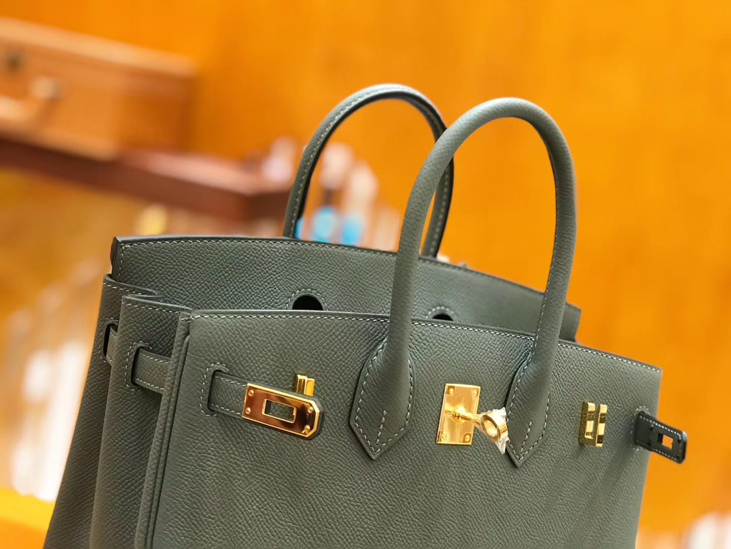 Hermès（爱马仕）Birkin 25cm 杏仁绿 金扣 掌纹牛皮 全手工缝制
