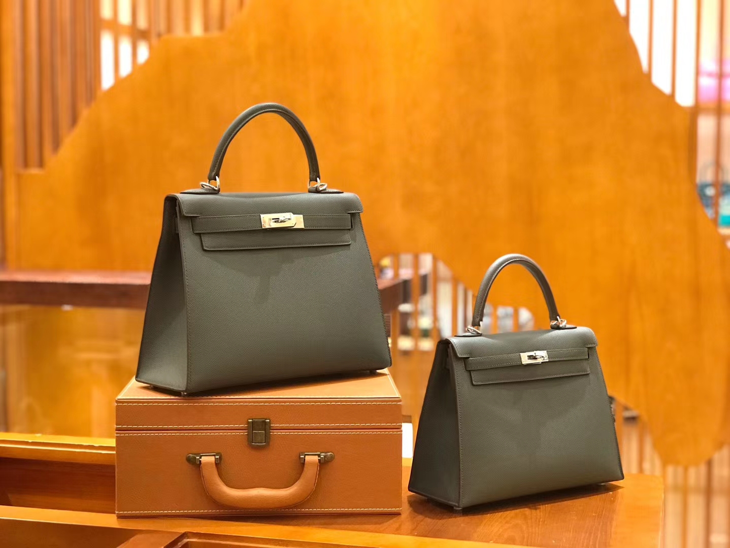 Hermès（爱马仕）Kelly 28cm 锡器灰 掌纹牛皮 全手工缝制