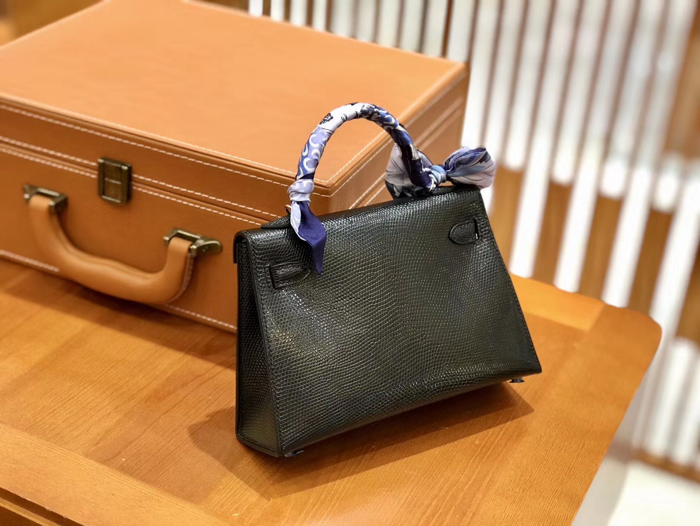 Hermès（爱马仕）新增现货 2代 19cm 南非野生蜥蜴皮 经典黑 银扣 全手工缝制