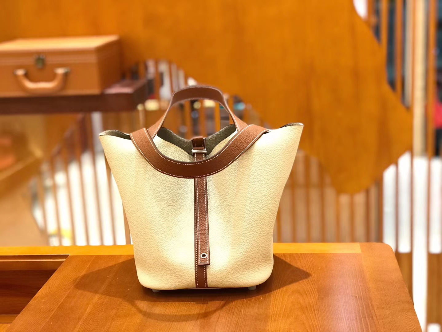 Hermès（爱马仕）Piction 18cm 奶昔白拼金棕色 银扣 Togo小牛皮 全手工缝制