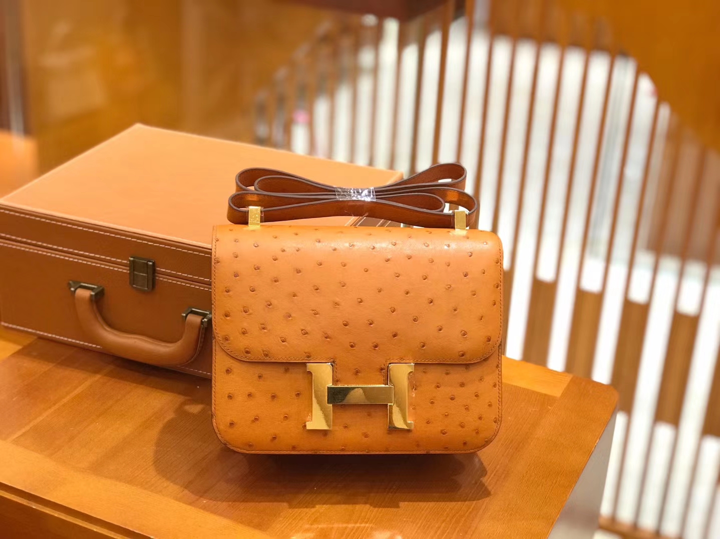Hermès（爱马仕）Constance 24cm 太妃金 鸵鸟皮 全手工缝制 现货