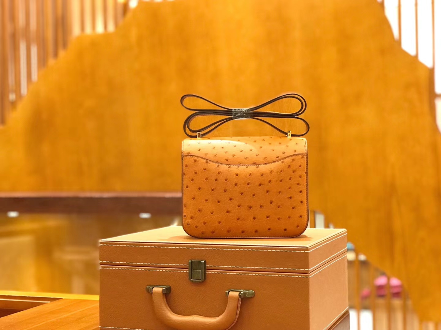 Hermès（爱马仕）Constance 18cm 太妃金 鸵鸟皮 全手工缝制 现货