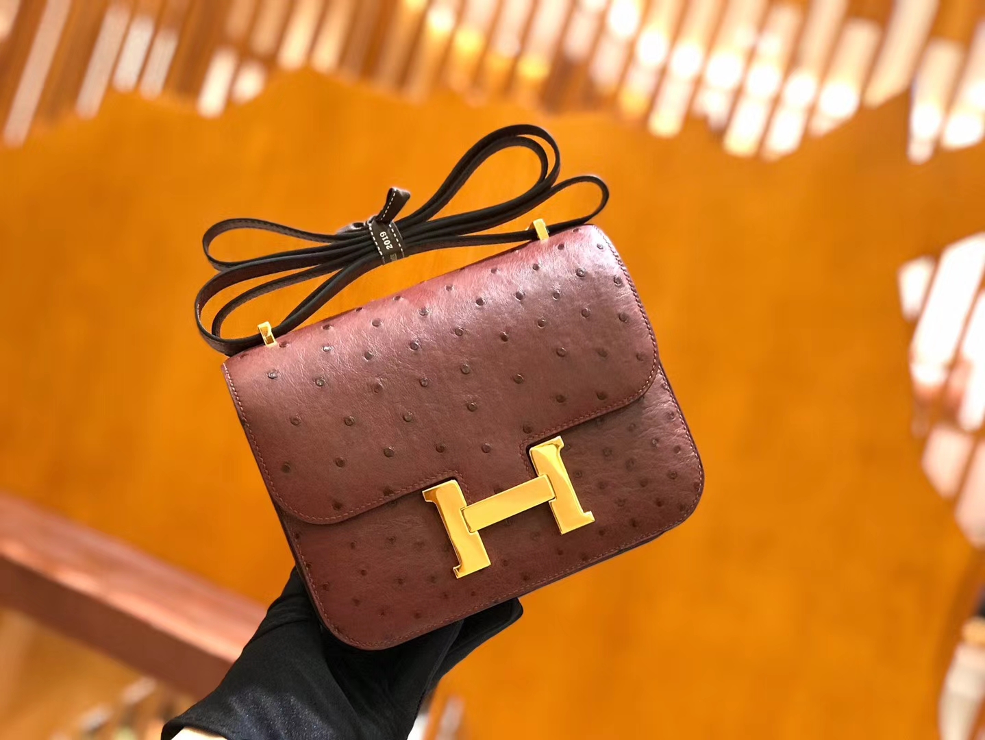 Hermès（爱马仕）Constance 康斯坦18cm 鸵鸟皮 波尔多酒红